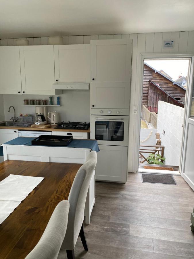 Cottage Familial Avec Jardin - 200M De La Plage Іпор Екстер'єр фото